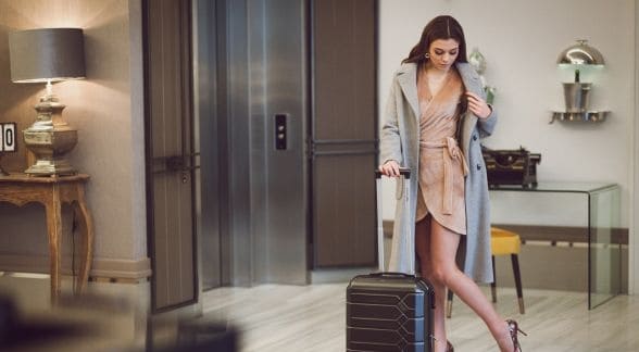  How to choose the right suitcase on wheels for the road